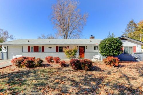4823 Riversedge Rd, Mcghee Tyson Ang Base, TN 37777-5516
