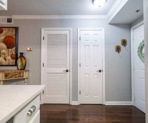 795 Hammond Dr, Atlanta GA  30328-5517 exterior