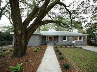 2107 Wappoo Dr, Charleston, SC 29412-2052