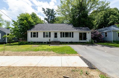 234 Colonial Dr, Portsmouth, NH 03801-4705