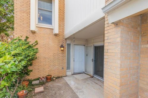 2970 Country Place Cir, Carrollton TX  75006-4789 exterior