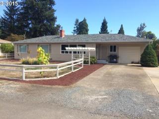 419 Hazel St, Roseburg, OR 97471-2216
