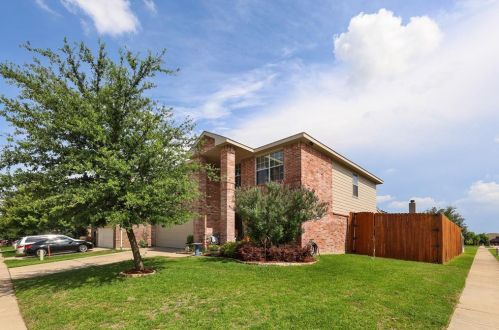437 Lead Creek Dr, Fort Worth, TX 76131-3959