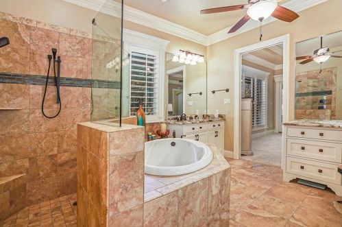 7200 Brady Oaks Dr, Fort Worth TX  76135-9055 exterior