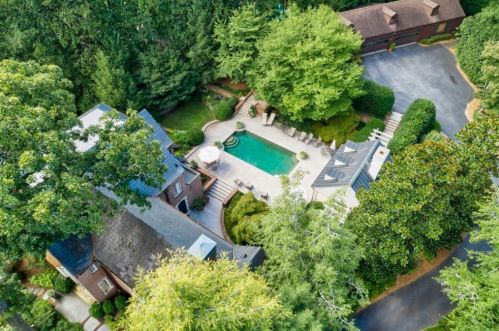 1227 Brookhaven Dr, Atlanta GA  30319-3105 exterior
