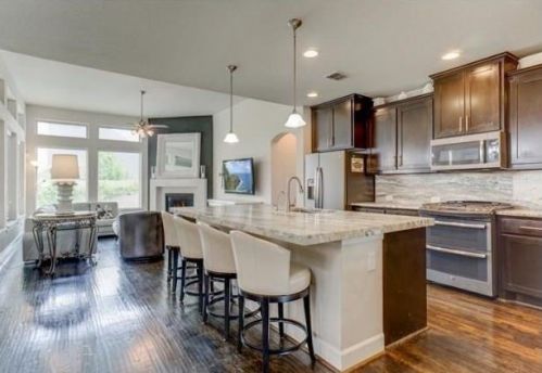 220 Sunrise Dr, Argyle TX  76226-1298 exterior