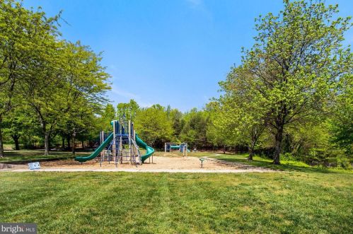 1060 Gardenview Loop, Woodbridge VA  22191-1979 exterior