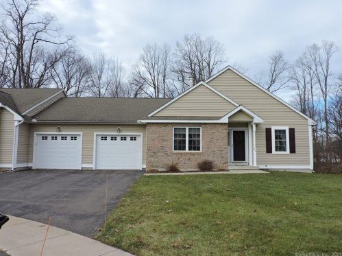 85 Bailey Cir, Wapping, CT 06074-1040