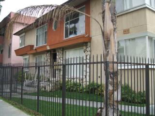 5410 Russell Ave, Los Angeles CA  90027-3541 exterior