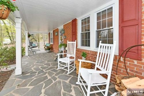 418 Hillcrest Rd, Ridgewood, NJ 07450-1521
