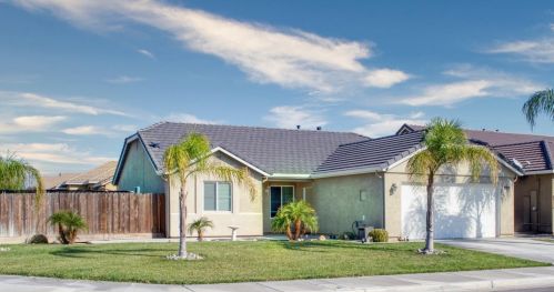 1140 Pinot Noir St, Los Banos, CA 93635-9221