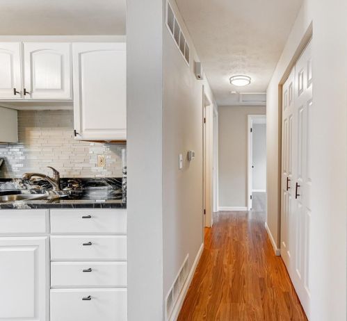 496 Bessinger Dr, Cincinnati OH 45240 exterior