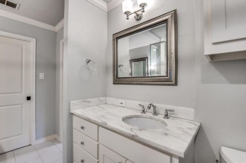 9505 Aldwick Dr, Dallas TX  75238-2629 exterior