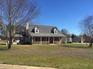 100 Parkwood Dr, Porterdale, GA 30016-8552