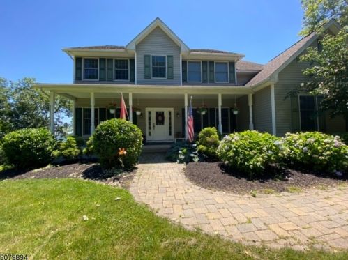 147 Hope Rd, Great Meadows, NJ 07838-2407