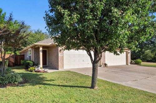 2421 Ravenwood Ct, Midlothian, TX 76063-6053