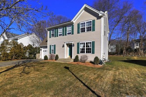 254 Acorn Ln, Milford, CT 06461-1888