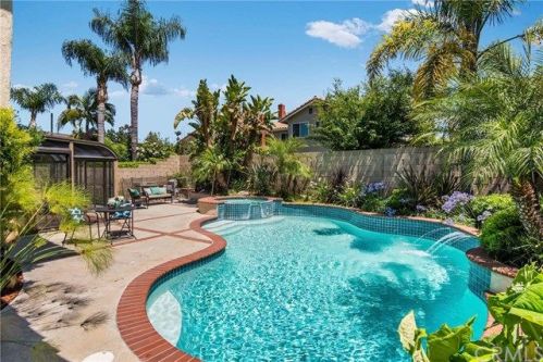 36 Christamon, Irvine CA  92620-1829 exterior