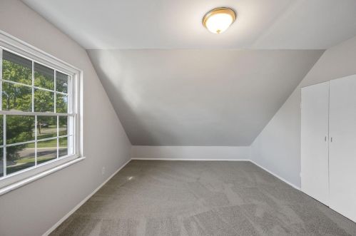 1590 Fawnvista Ln, Cincinnati OH 45246-2039 exterior