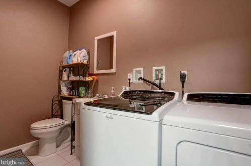 241 Cherry St, Lancaster PA  17602-2725 exterior