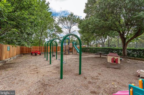2854 Abingdon St, Arlington VA  22206-1326 exterior