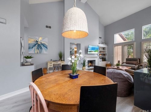 35 Del Perlatto, Irvine CA  92614-5359 exterior