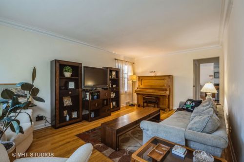 10431 Artesian Ave, Chicago, IL 60655-1014
