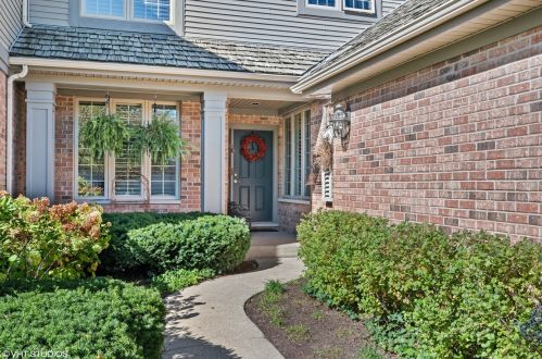 1796 Brush Hill Ln, Glenview, IL 60025-7603