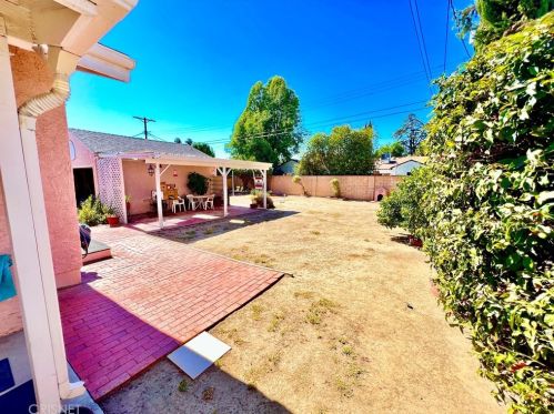 7749 Paso Robles Ave, Van Nuys, CA 91406-2144