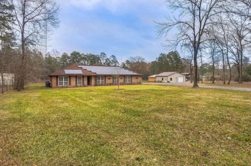 421 Four Notch Rd, Huntsville, TX 77340-2617