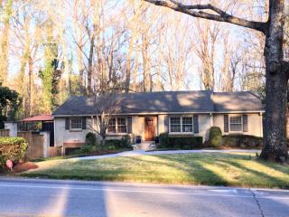 2370 Howell Mill Rd, Atlanta, GA 30318-1631