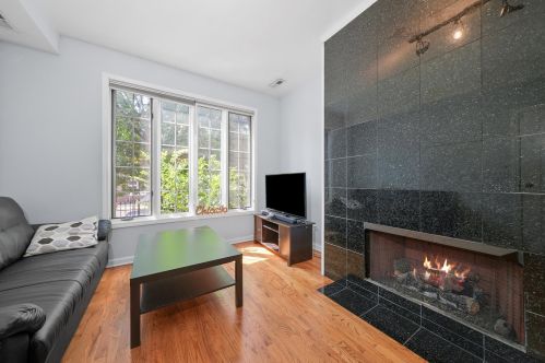 1333 Bosworth Ave, Chicago, IL 60642-7498