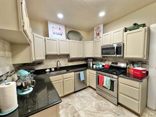 1410 Carteret Ave, Pueblo CO  81004-3045 exterior