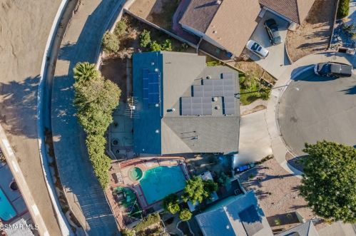2020 Bigelow Ave, Simi Valley, CA 93065-2409