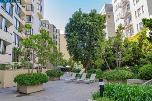 900 Bush St, San Francisco CA  94109-8704 exterior