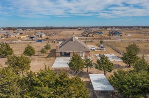 1953 Sky Meadows Dr, Caddo Mills, TX 75135