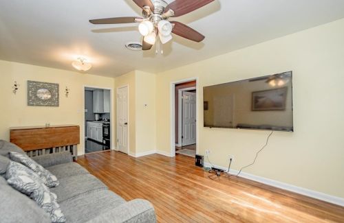 649 Lorrain St, Angleton TX 77515-3409 exterior