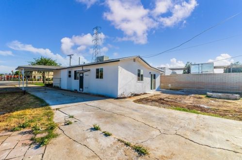 9357 Bellegrave Ave, Riverside CA  92509-2738 exterior