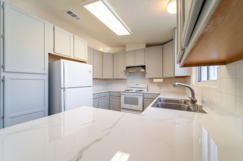 1760 Rochelle Rd, Palm Springs, CA 92262-3428