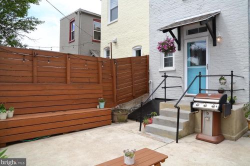 237 Cherry St, Lancaster PA  17602-2725 exterior