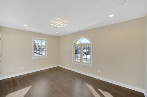 8293 Ozanam Ave, Niles IL  60714-2454 exterior