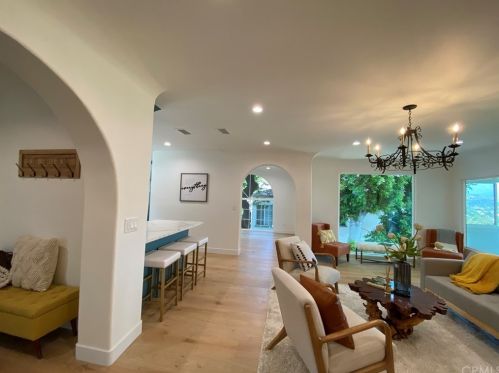 1510 Columbia Dr, Glendale, CA 91205-3508