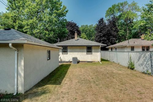 1260 Clarence St, Saint Paul MN  55106-2062 exterior