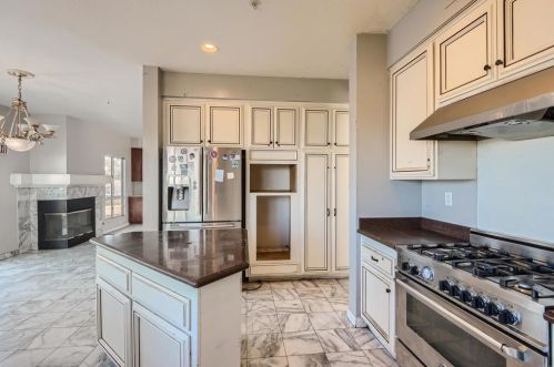 1001 Mountvale Ct, Anaheim CA  92808-2108 exterior