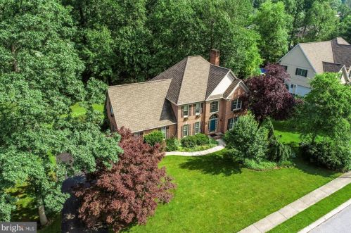 3691 Wingfield Dr, York, PA 17406-6670