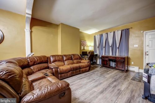 2539 11th St, Philadelphia, PA 19133-1413