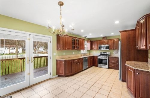 18 Meadow Ln, Hackettstown NJ  07840-4116 exterior