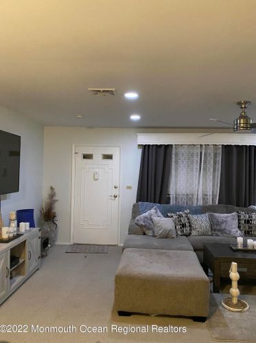 76 Dorchester Dr, Lakewood, NJ 08701-6685