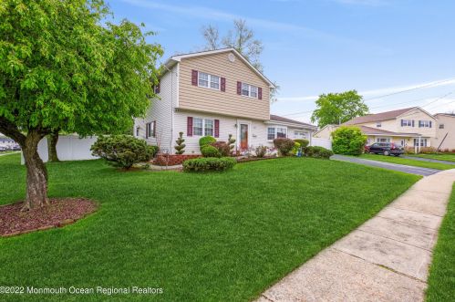 22 Dundall Pl, Hazlet, NJ 07730-1169