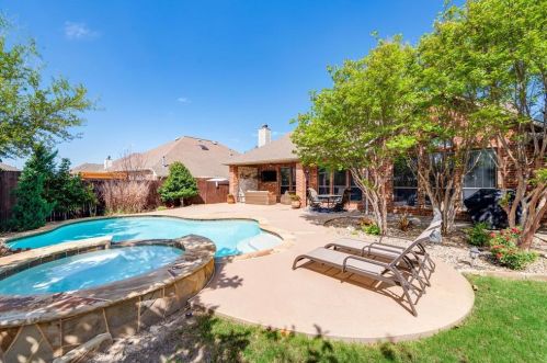 2708 Las Ventanas Trl, Fort Worth TX  76131-2807 exterior